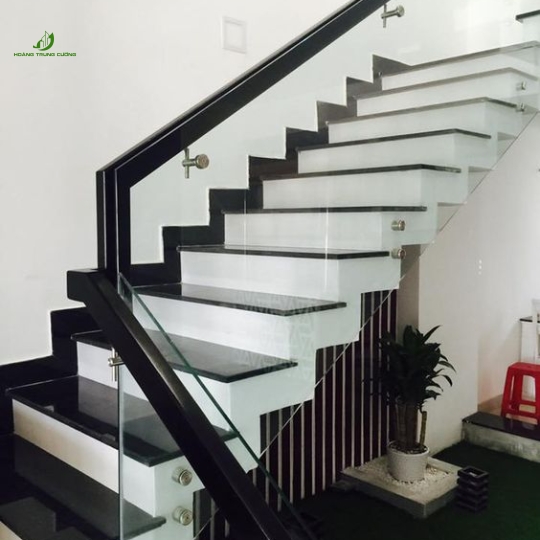 CẦU THANG KÍNH CƯỜNG LỰC